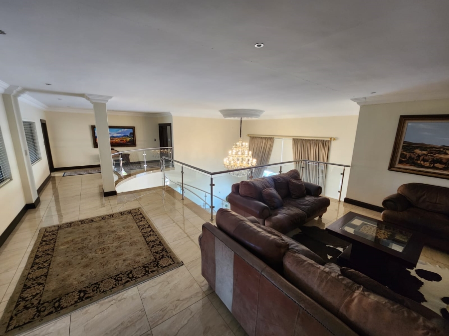 6 Bedroom Property for Sale in Helderwyk Gauteng