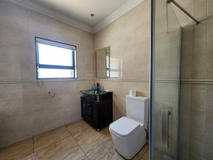 6 Bedroom Property for Sale in Helderwyk Gauteng