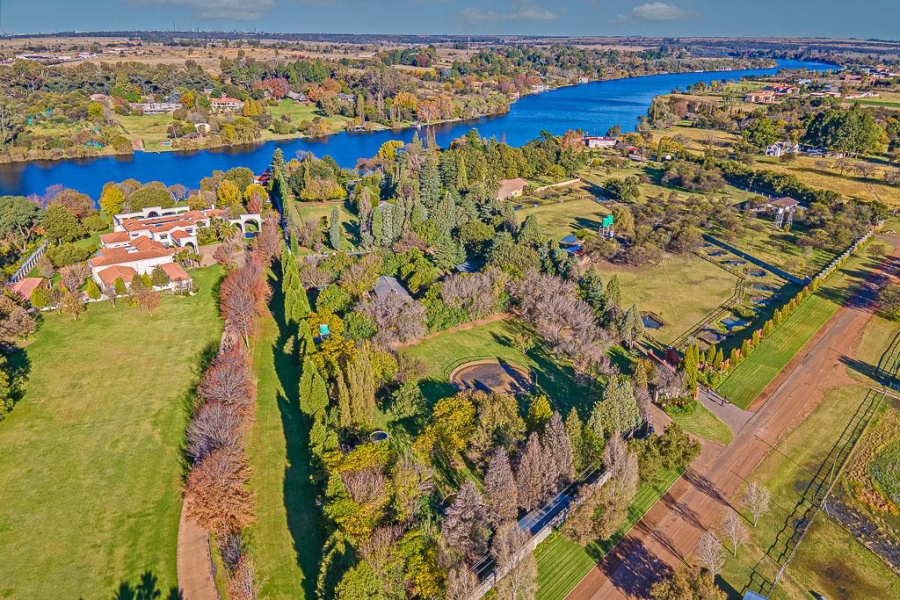 8 Bedroom Property for Sale in Marlbank Gauteng