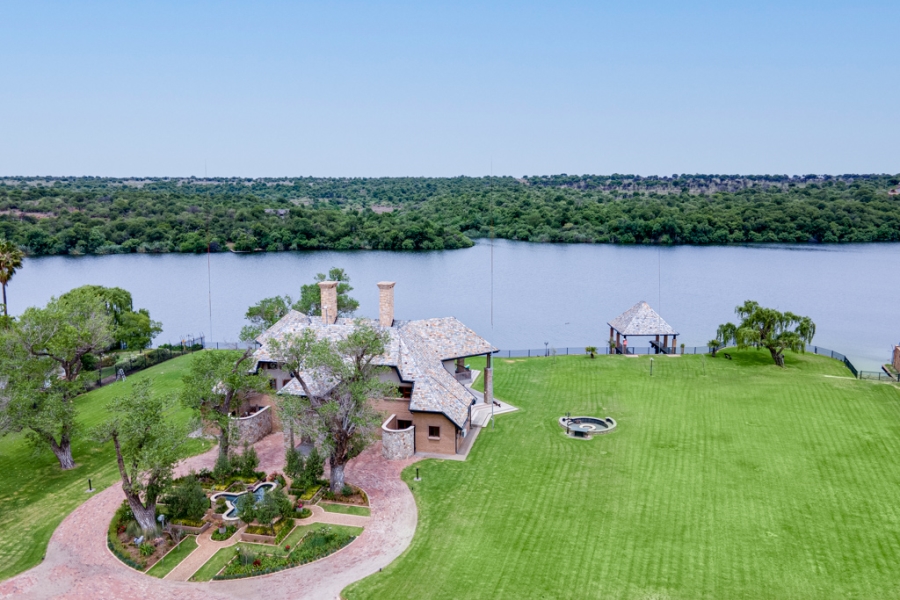 6 Bedroom Property for Sale in Marlbank Gauteng