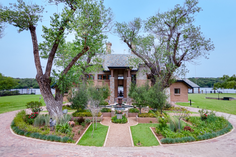 6 Bedroom Property for Sale in Marlbank Gauteng