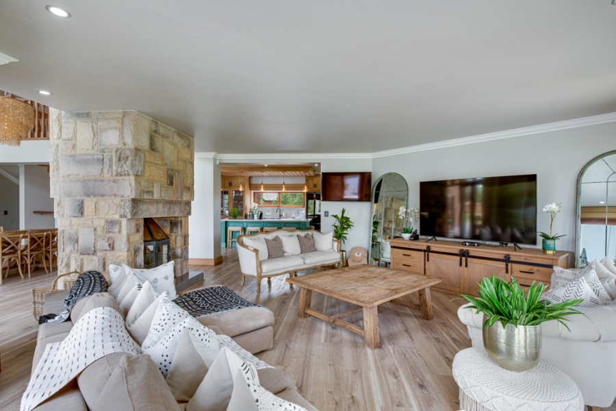 6 Bedroom Property for Sale in Marlbank Gauteng