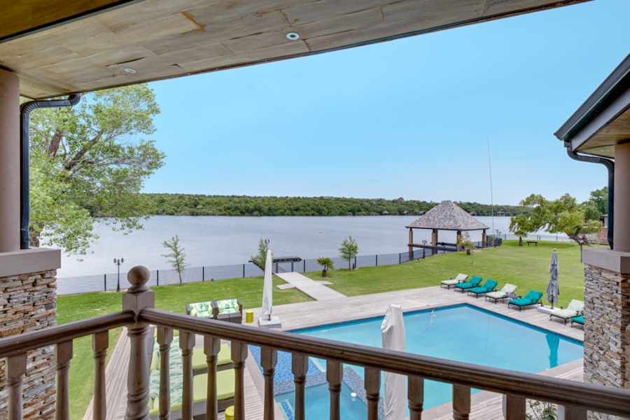 6 Bedroom Property for Sale in Marlbank Gauteng