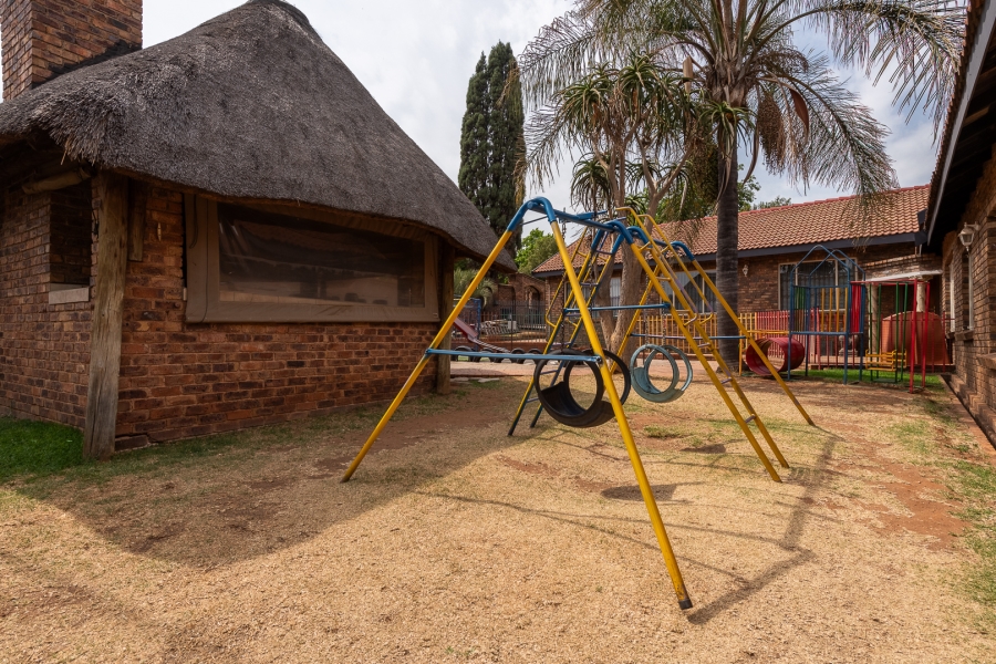 4 Bedroom Property for Sale in Oakdene Gauteng