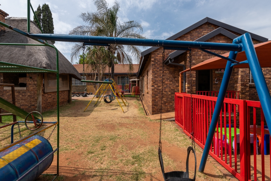 4 Bedroom Property for Sale in Oakdene Gauteng