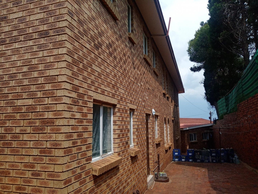 12 Bedroom Property for Sale in Laudium Ext 1 Gauteng