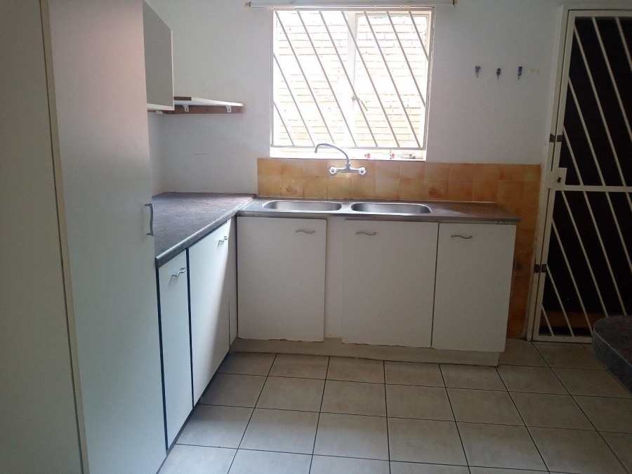 12 Bedroom Property for Sale in Laudium Ext 1 Gauteng