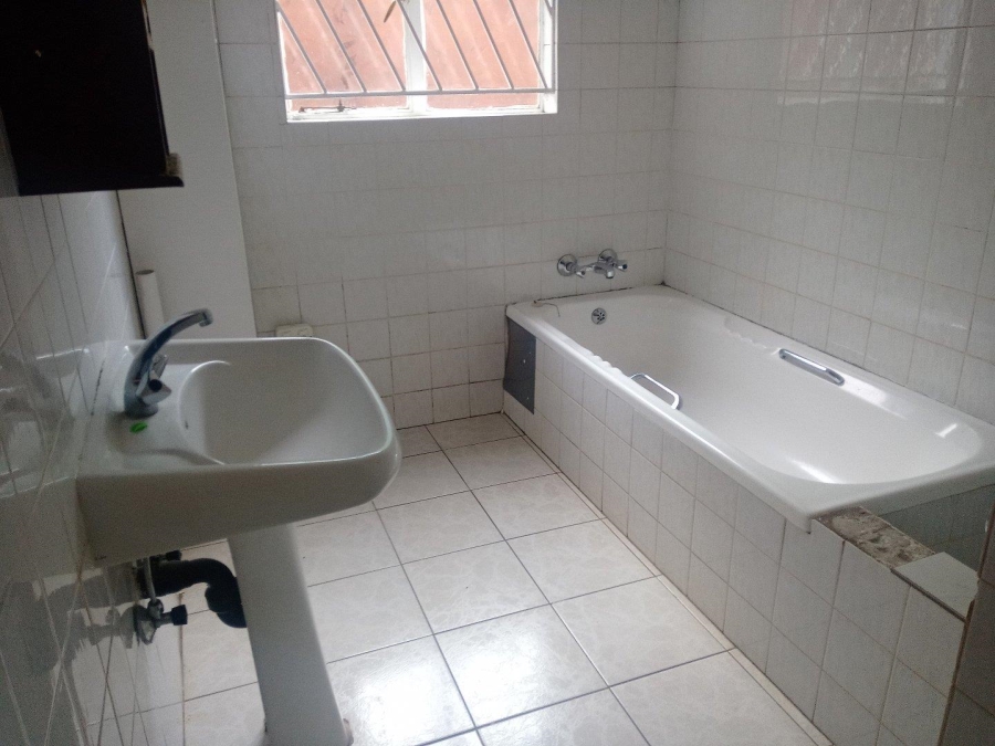 12 Bedroom Property for Sale in Laudium Ext 1 Gauteng