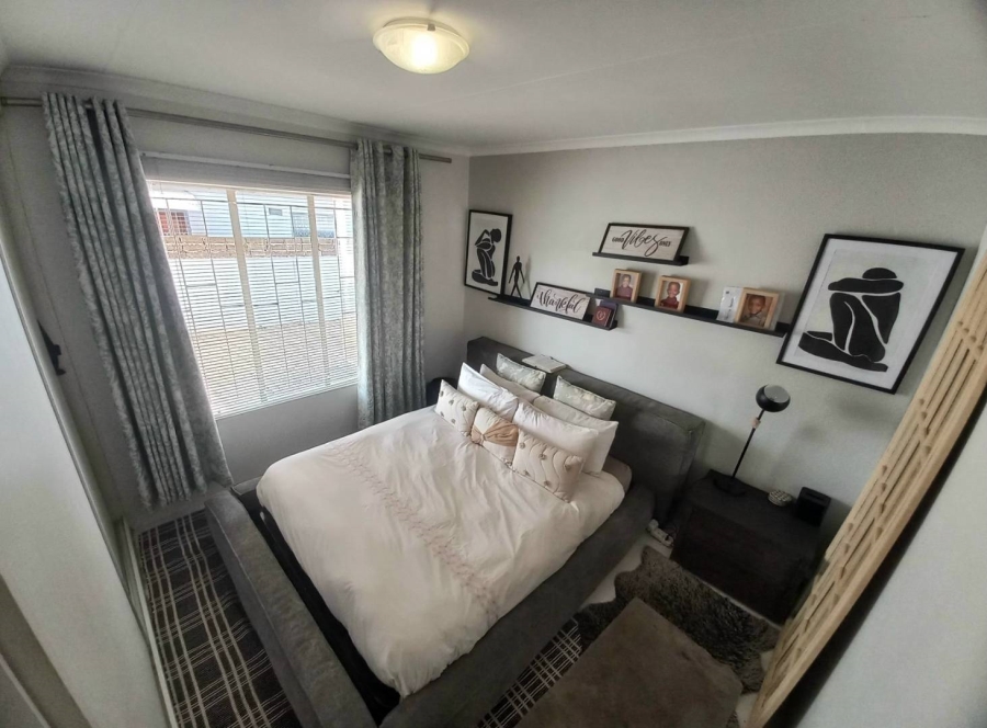 2 Bedroom Property for Sale in Elandspoort Gauteng