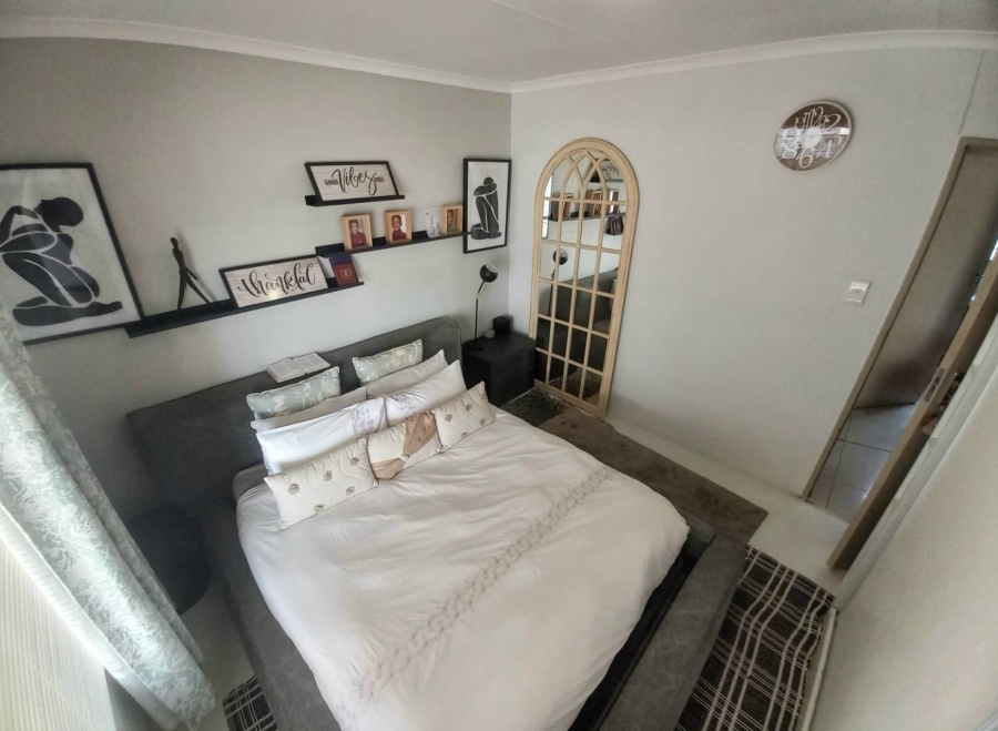 2 Bedroom Property for Sale in Elandspoort Gauteng