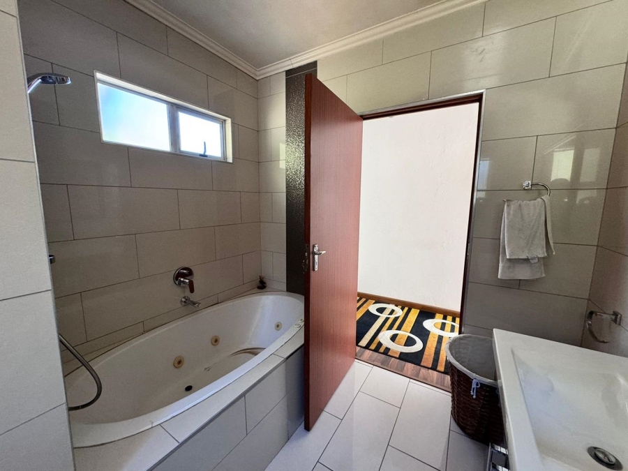 3 Bedroom Property for Sale in Ormonde Gauteng
