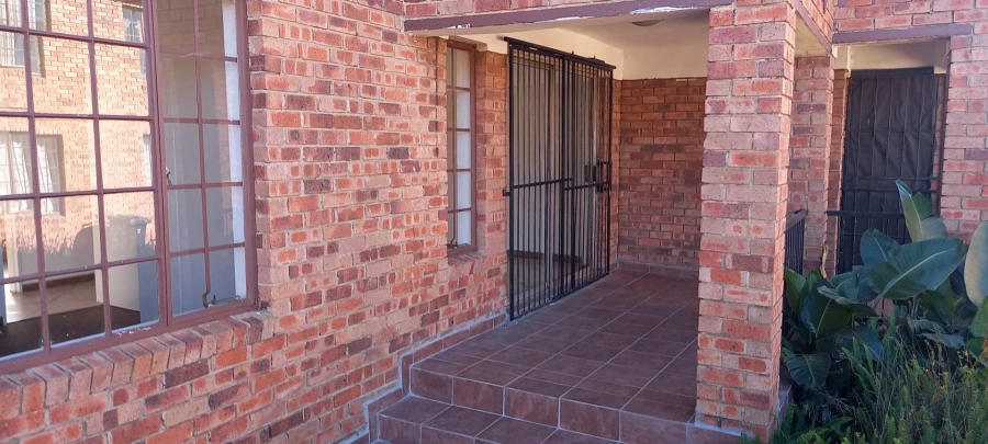 2 Bedroom Property for Sale in South Crest Gauteng