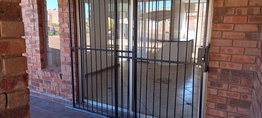2 Bedroom Property for Sale in South Crest Gauteng
