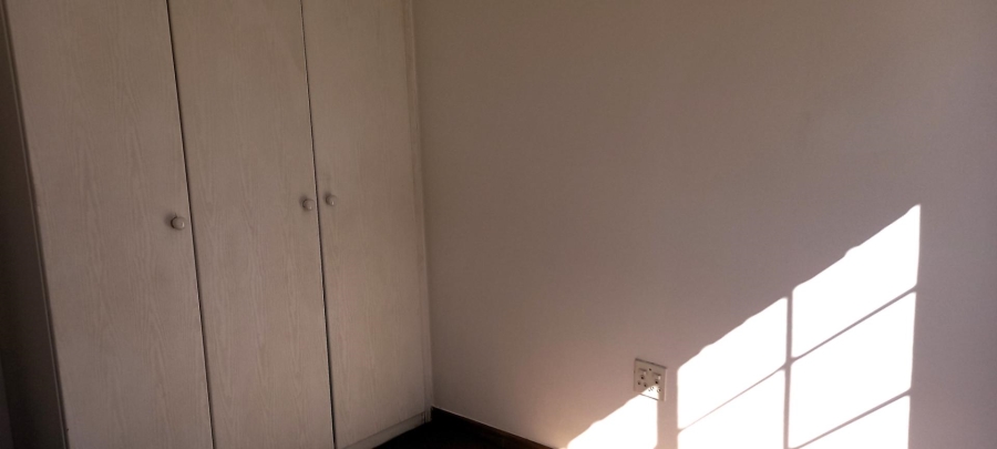 2 Bedroom Property for Sale in South Crest Gauteng