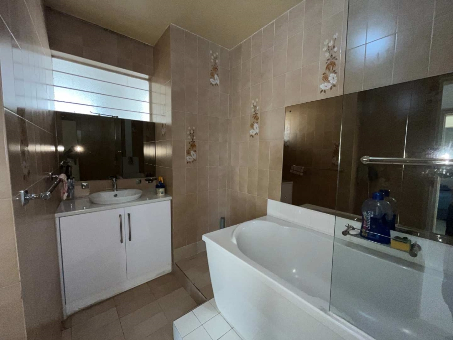 2 Bedroom Property for Sale in Parktown Gauteng