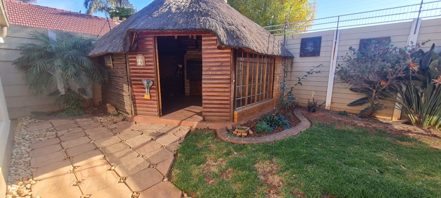 5 Bedroom Property for Sale in Florentia Gauteng