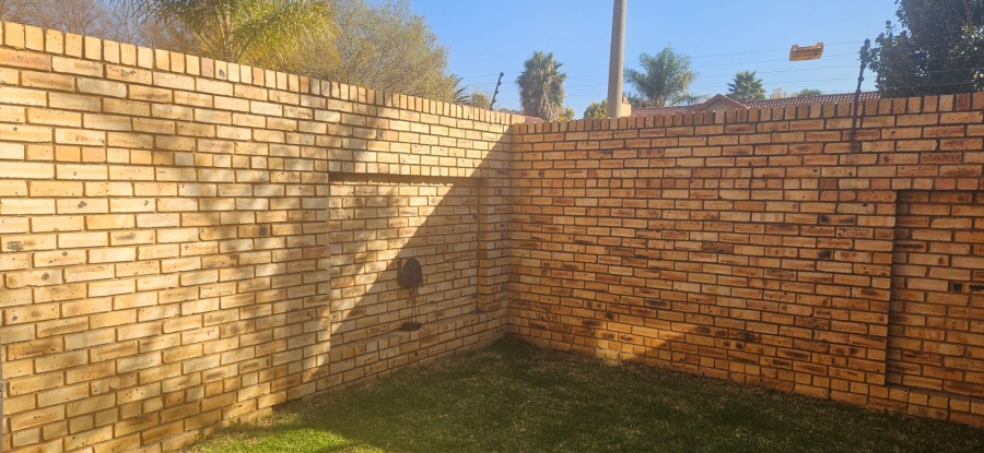 2 Bedroom Property for Sale in General Albertspark Gauteng