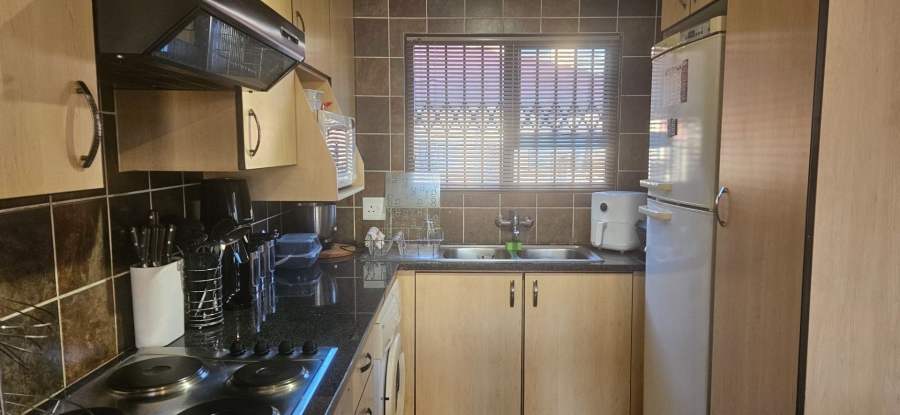 2 Bedroom Property for Sale in General Albertspark Gauteng