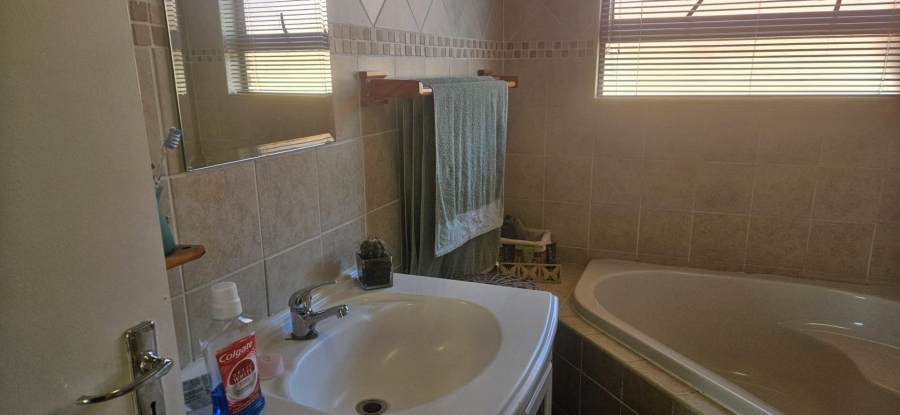 2 Bedroom Property for Sale in General Albertspark Gauteng