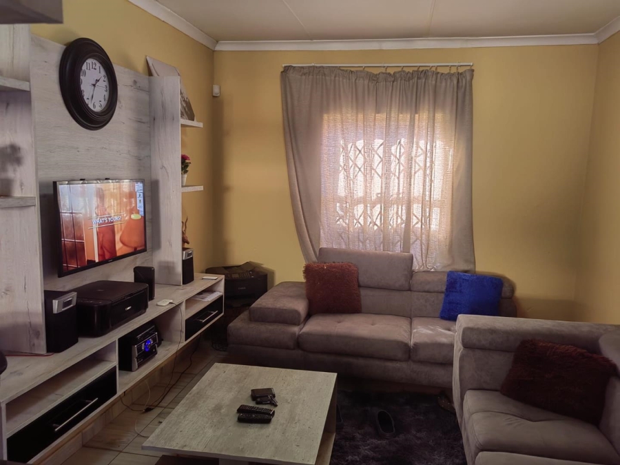 3 Bedroom Property for Sale in Clayville Gauteng