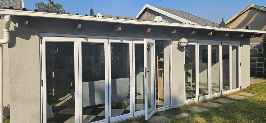 3 Bedroom Property for Sale in Brackenhurst Gauteng