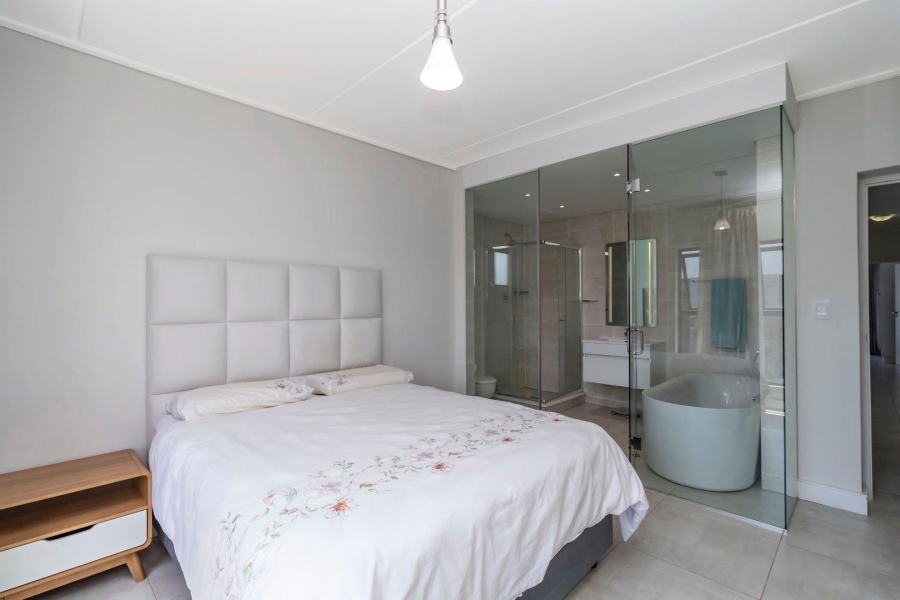 3 Bedroom Property for Sale in Waterfall Gauteng
