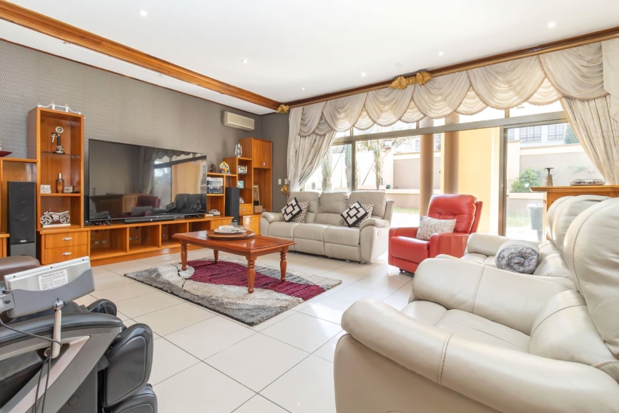 5 Bedroom Property for Sale in Kyalami Estates Gauteng