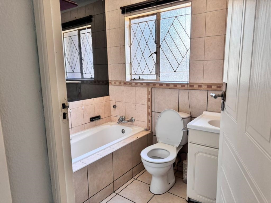 3 Bedroom Property for Sale in Albertsdal Gauteng