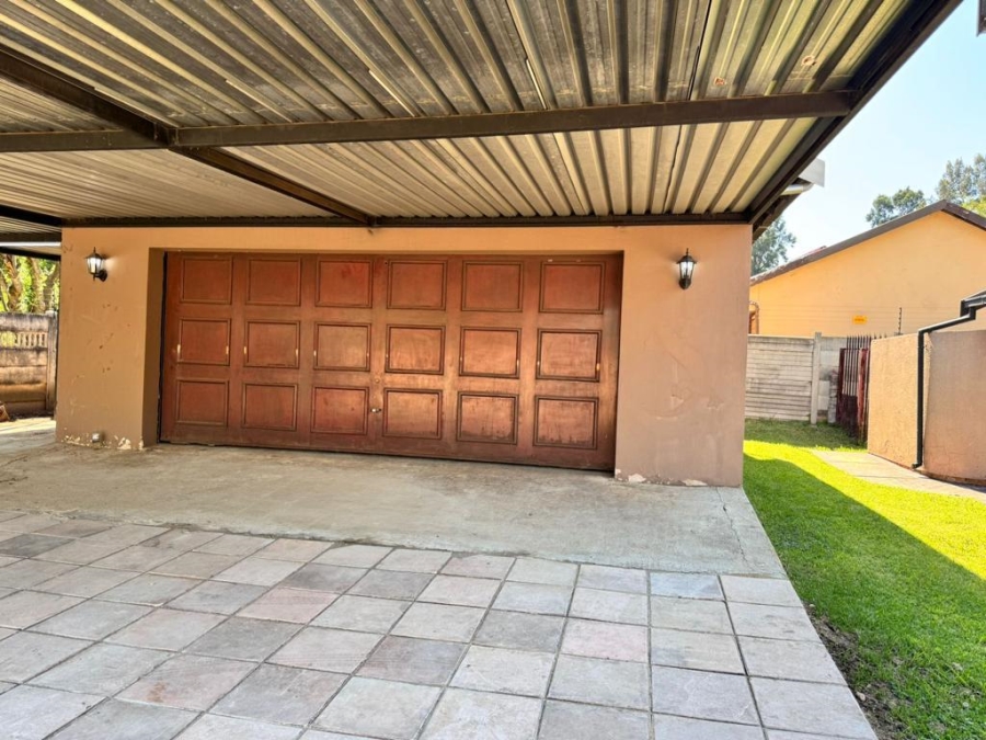 3 Bedroom Property for Sale in Albertsdal Gauteng