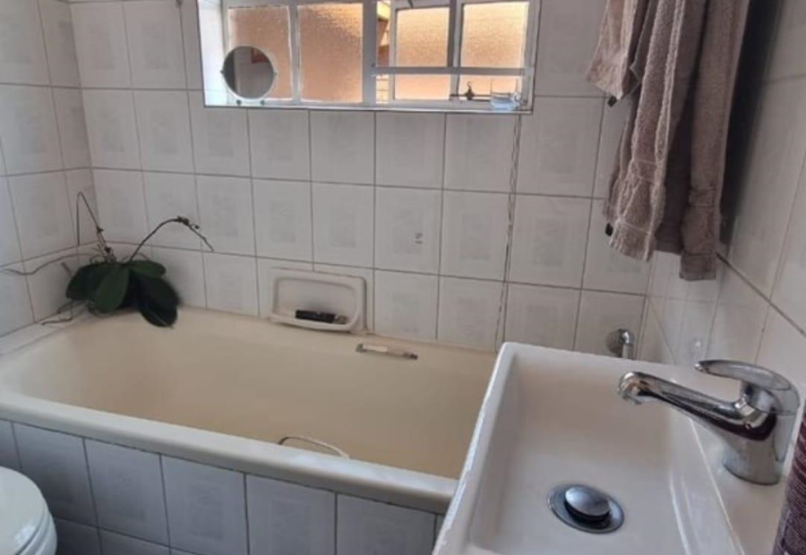 3 Bedroom Property for Sale in New Redruth Gauteng