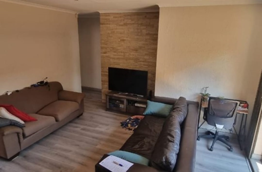 3 Bedroom Property for Sale in New Redruth Gauteng