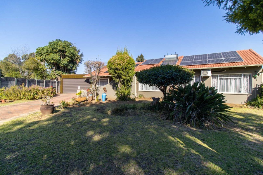 3 Bedroom Property for Sale in Brackendowns Gauteng