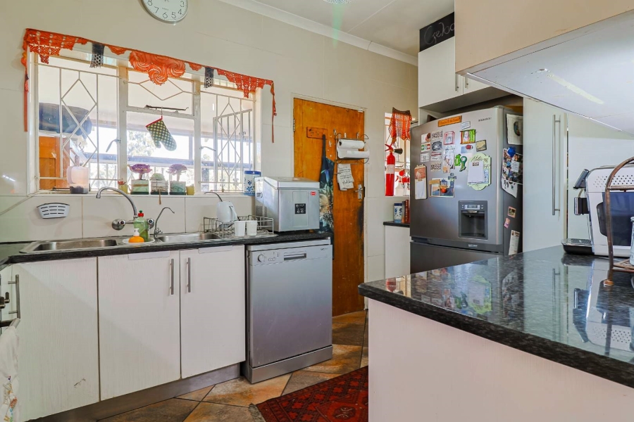 3 Bedroom Property for Sale in Brackendowns Gauteng