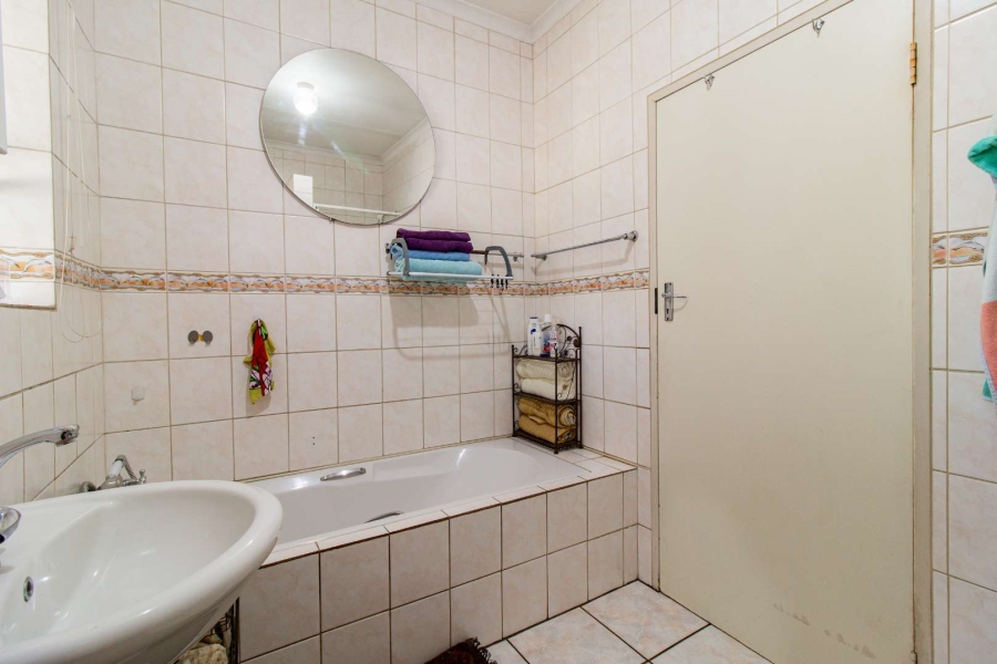 3 Bedroom Property for Sale in Brackendowns Gauteng