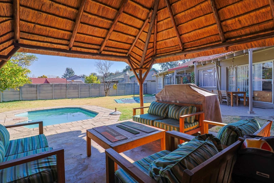 3 Bedroom Property for Sale in Brackendowns Gauteng