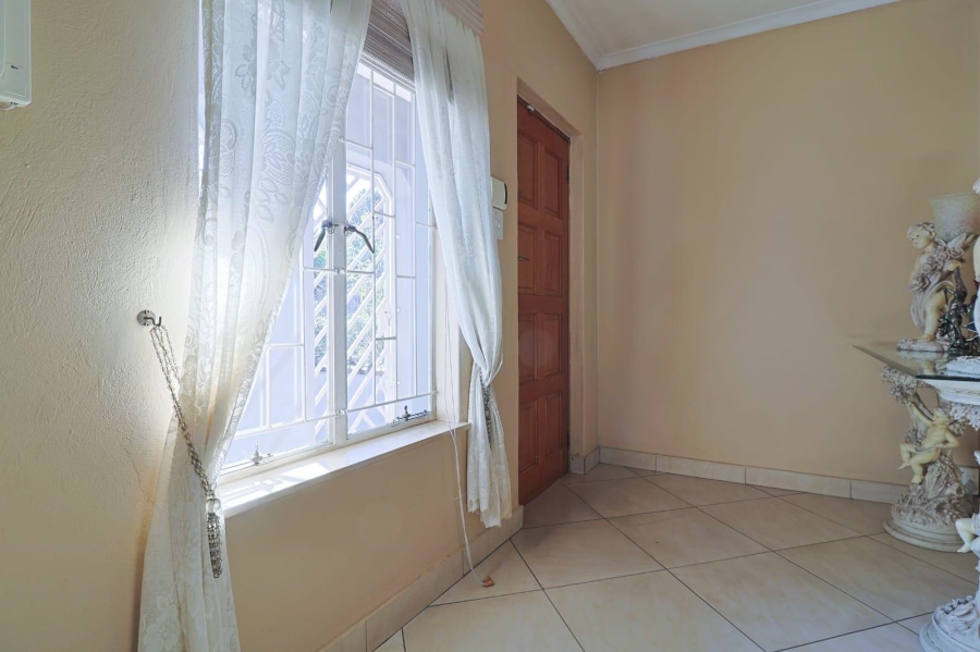 4 Bedroom Property for Sale in General Albertspark Gauteng
