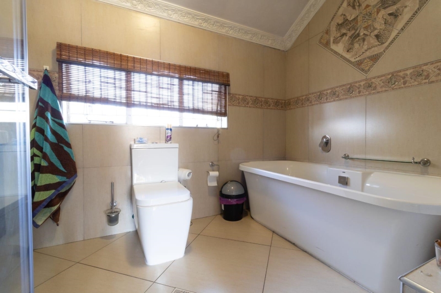 4 Bedroom Property for Sale in General Albertspark Gauteng