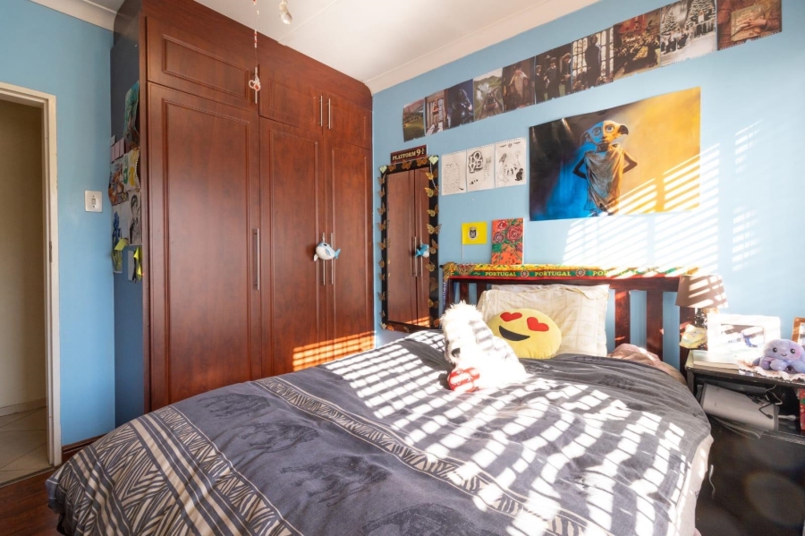 4 Bedroom Property for Sale in General Albertspark Gauteng