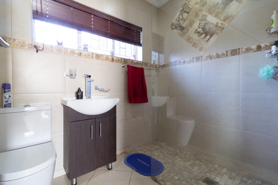 4 Bedroom Property for Sale in General Albertspark Gauteng