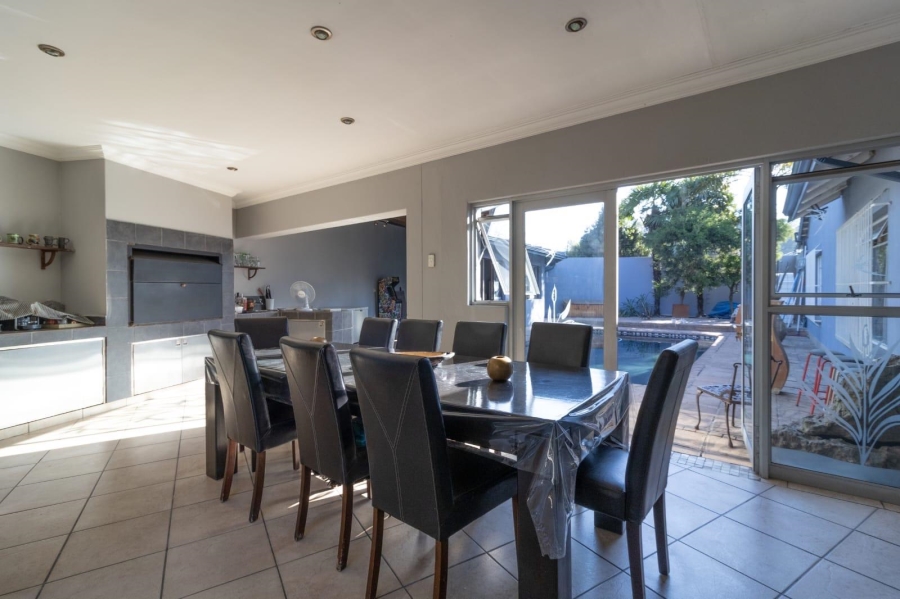4 Bedroom Property for Sale in General Albertspark Gauteng