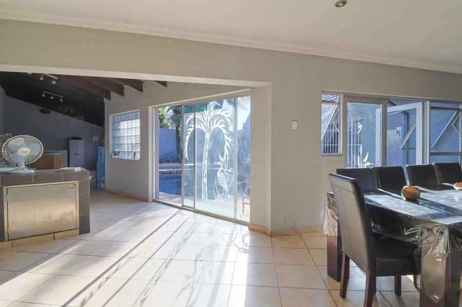 4 Bedroom Property for Sale in General Albertspark Gauteng