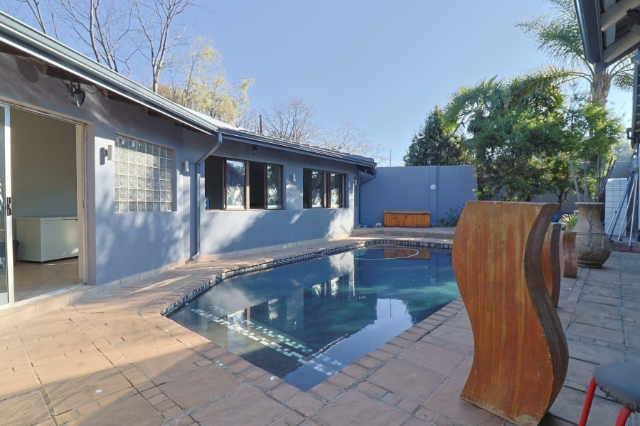 4 Bedroom Property for Sale in General Albertspark Gauteng