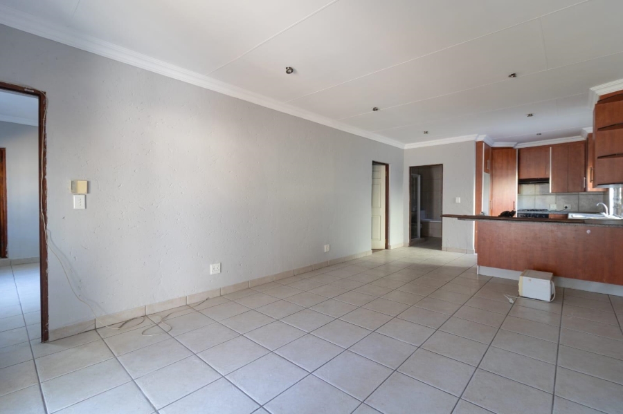 4 Bedroom Property for Sale in General Albertspark Gauteng