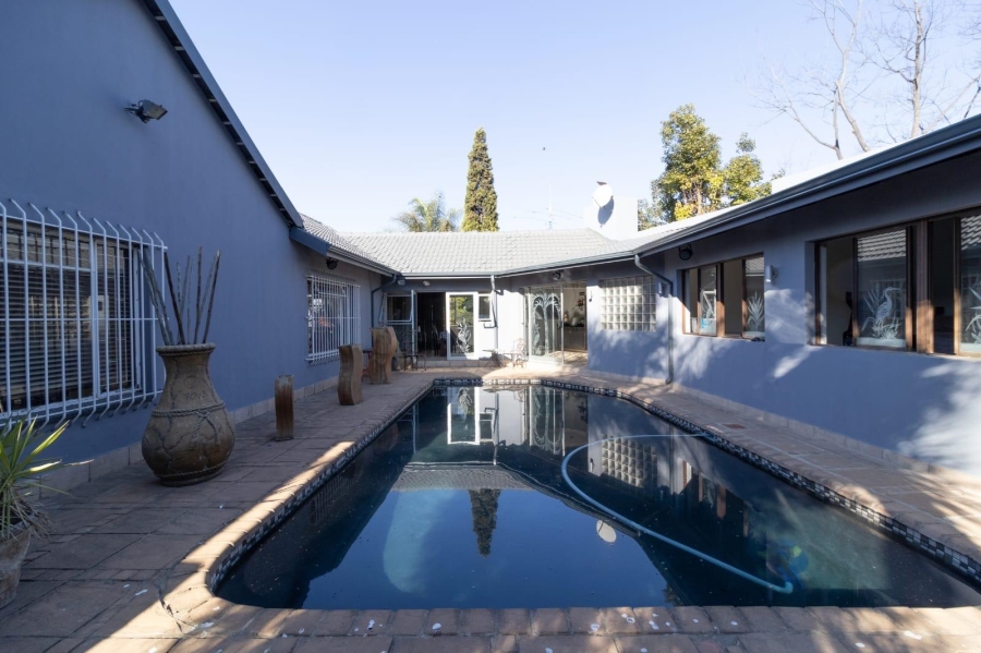 4 Bedroom Property for Sale in General Albertspark Gauteng