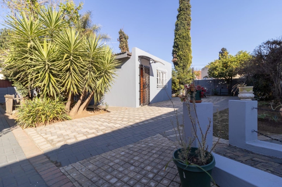 4 Bedroom Property for Sale in General Albertspark Gauteng