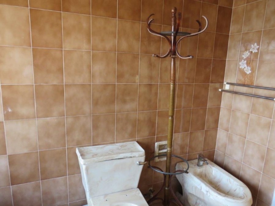 6 Bedroom Property for Sale in Oakdene Gauteng