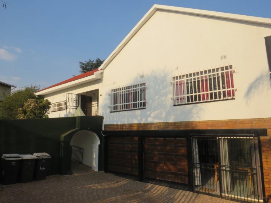 6 Bedroom Property for Sale in Oakdene Gauteng