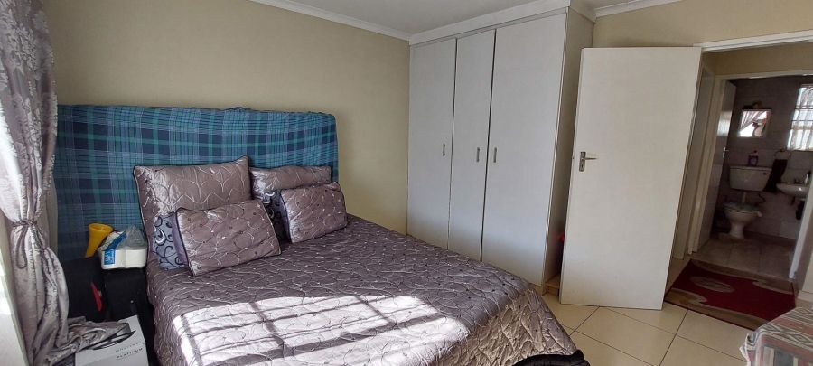 2 Bedroom Property for Sale in Verwoerdpark Gauteng