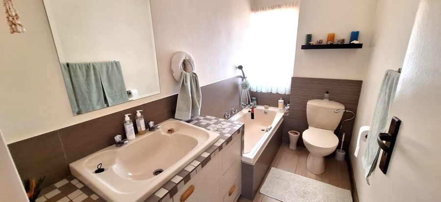 2 Bedroom Property for Sale in New Redruth Gauteng