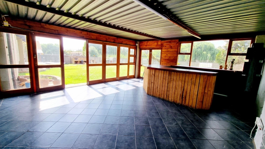 3 Bedroom Property for Sale in Brackendowns Gauteng